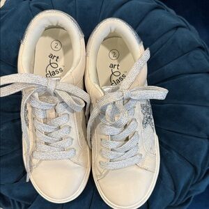 Art Class Cream Sneakers with Silver Laces